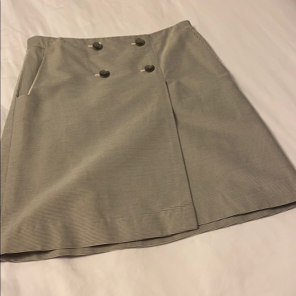Skirt with pockets